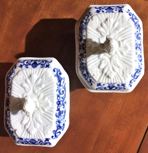 Two Saint-Cloud porcelain spice box  - Porcelain & Faience Style 