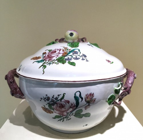A Strasbourg covered tureen - 