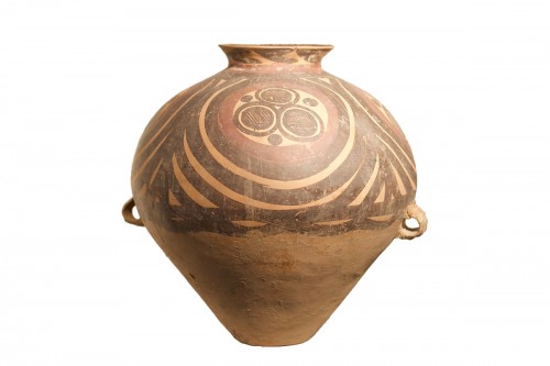 Grand pot en terre cuite peint avec motifs abstraits, néolitique Majiayao, Chine