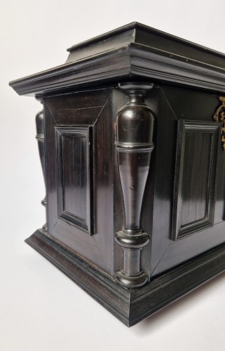 Antiquités - Ebony Table Cabinet With Silver Foil Interior Antwerp c.1650
