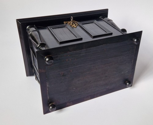 Antiquités - Ebony Table Cabinet With Silver Foil Interior Antwerp c.1650