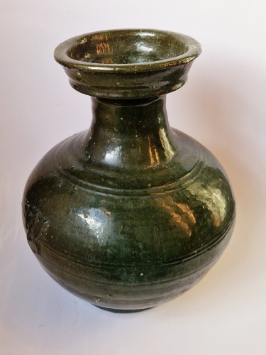 Vase Hu en terre cuite à glaçure verte dynastie Han Chine vers 206 av. J.-C. – 220 ap - White Rose Fine Art