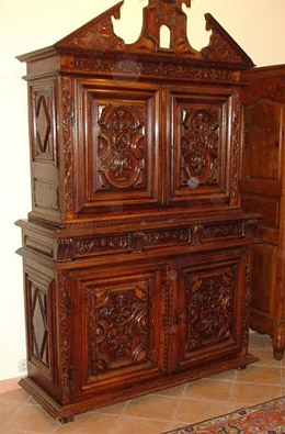 Armoire Louis XIII